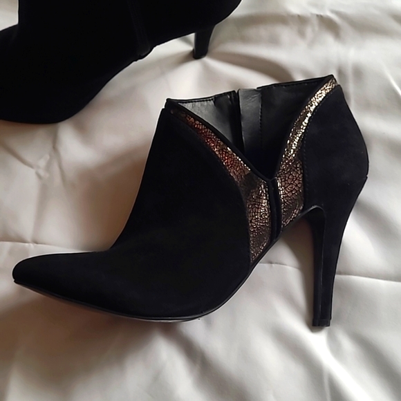 BCBGeneration suede booties - Picture 2 of 5